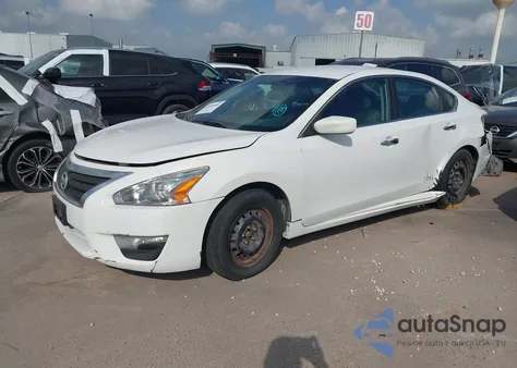 2015 Nissan Altima 2.5/2.5 S/2.5 Sl/2.5 Sv z USA, uszkodzony, nr VIN 1N4AL3AP5FN865153
